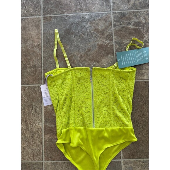 Johnny Wujek Lace Bodysuit Size 9 Nwt - Picture 8 of 10